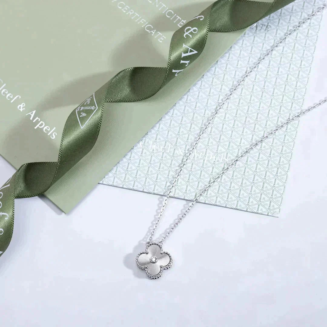CLOVER 15MM DIAMOND LASER SILVER NECKLACE
