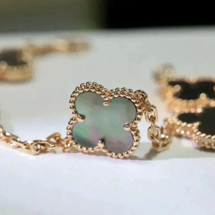 CLOVER 5 MOTIV GRAY MOP BRACELET