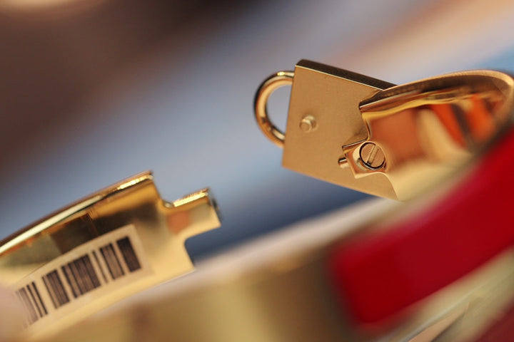 HELENE LOCKED BANGLE