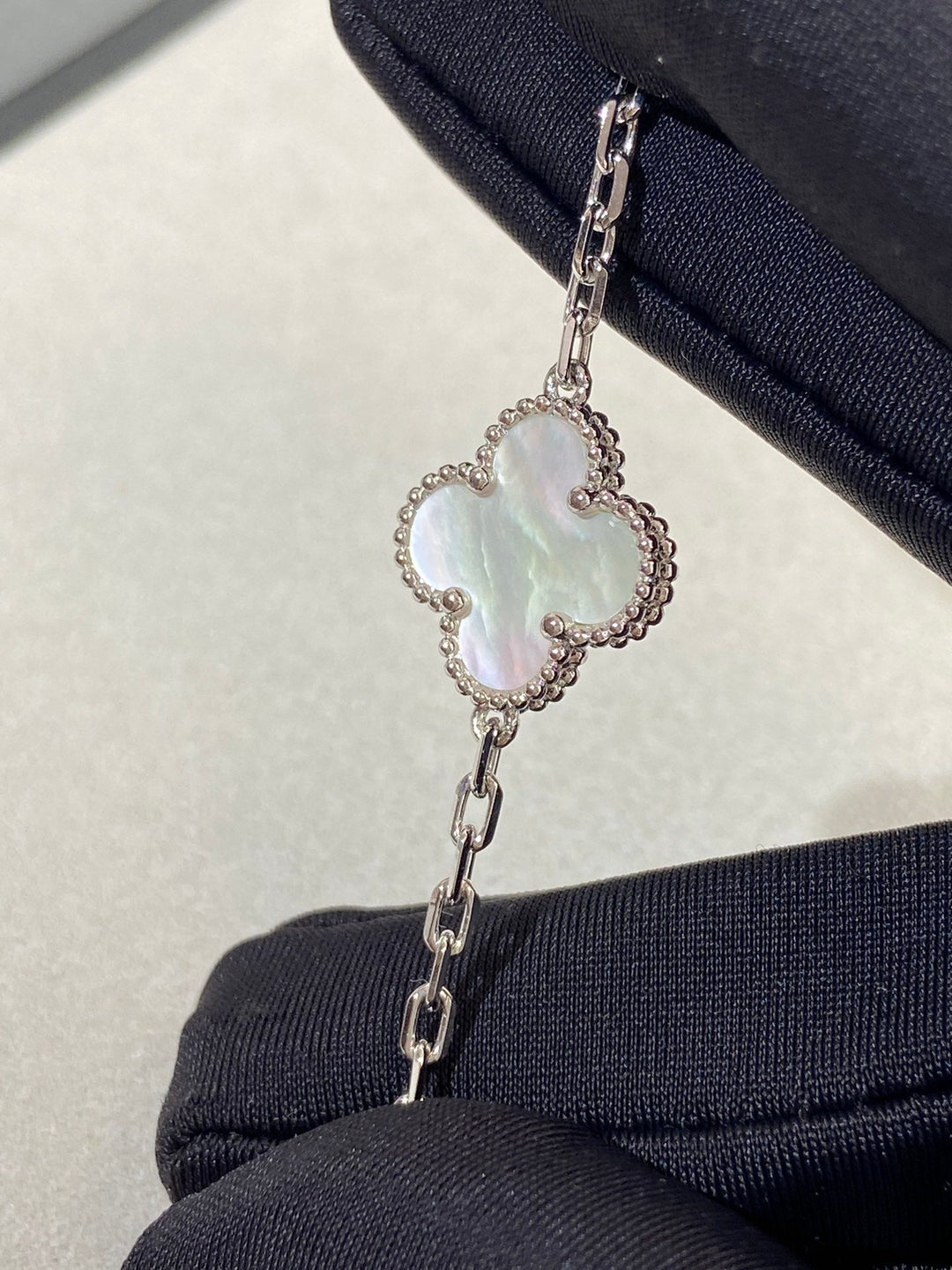 KLOVER SILVER MOP 5 DESIGN BRACELET