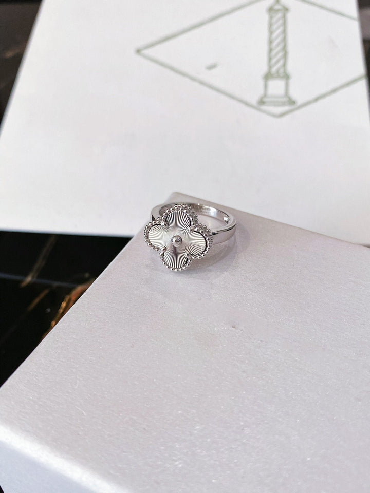 KLOVER Silver Ring