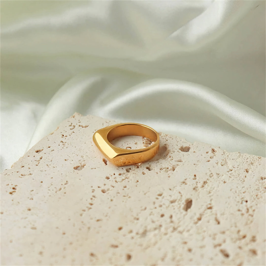 Calliope Elegance Ring