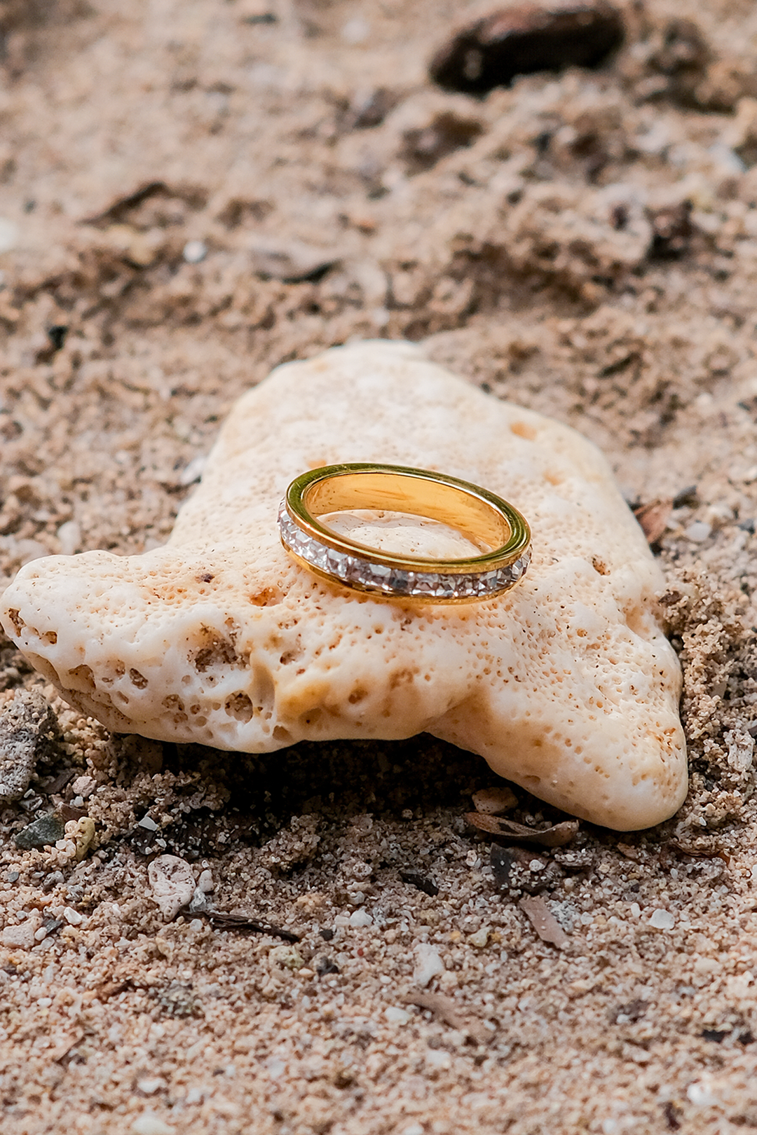 Alleria Gullring: Magisk Eleganse