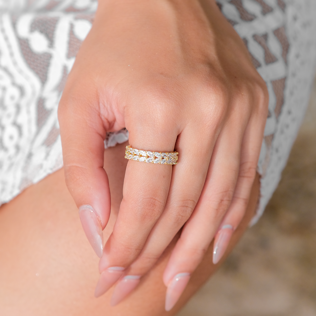 Clarisse Mustriline Gold Ring