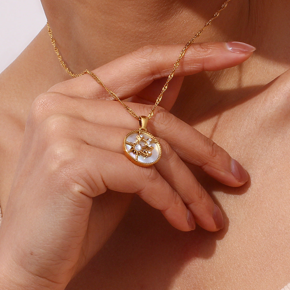 Cybil Kuldkaelakee Necklace