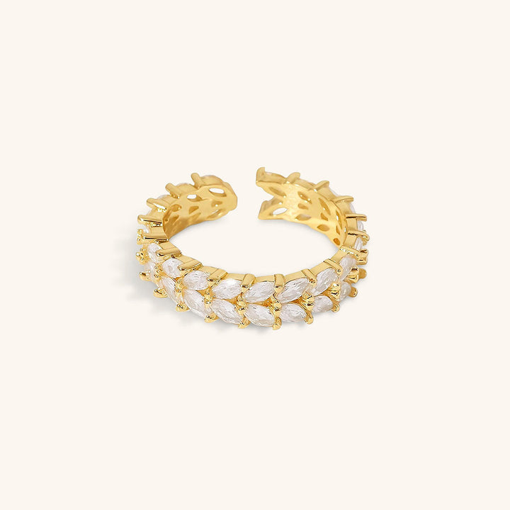 Clarisse Mustriline Gold Ring