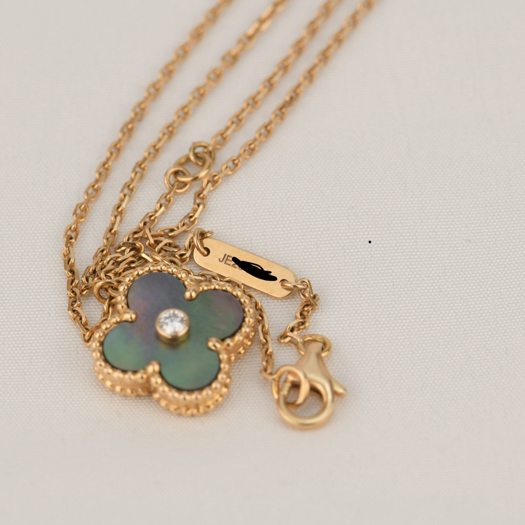 CLOVER 15MM DIAMOND & GRAY MORLAK NECKLACE