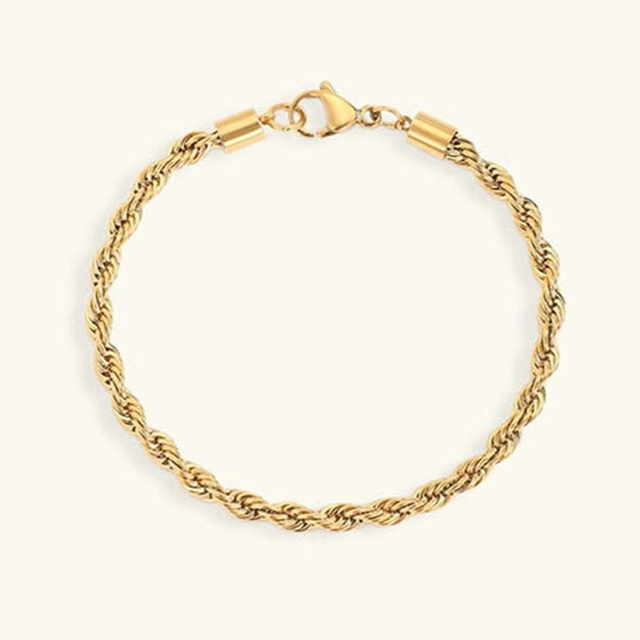 Gigi Gullkjede Armbånd" could be rewritten as "Gigi Gold Chain Bracelet.