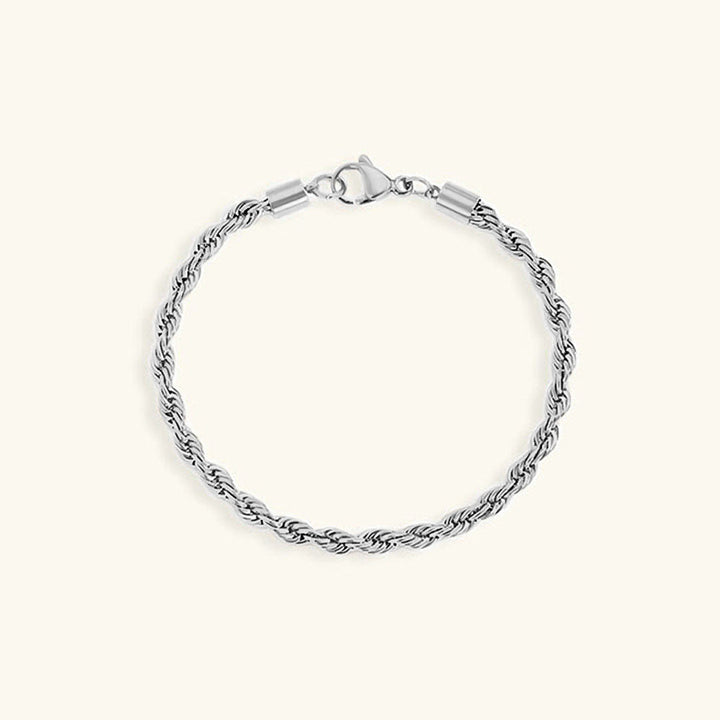 Gigi Gullkjede Armbånd" could be rewritten as "Gigi Gold Chain Bracelet.