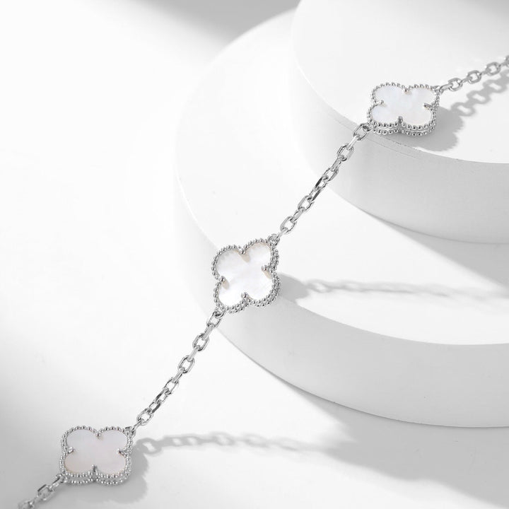 CLOVER 10 MOTIVER WHITE PEARL NECKLACE