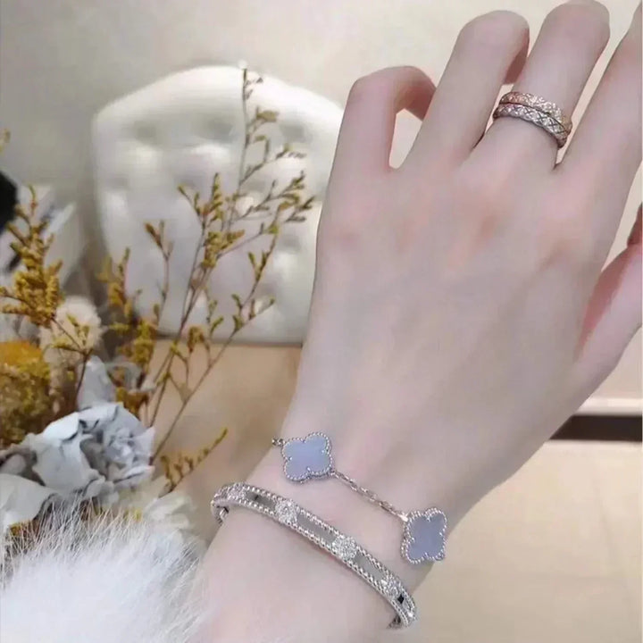 KLOVER 5 Motiv Lilla Kalcedoni Armbånd i Sølv