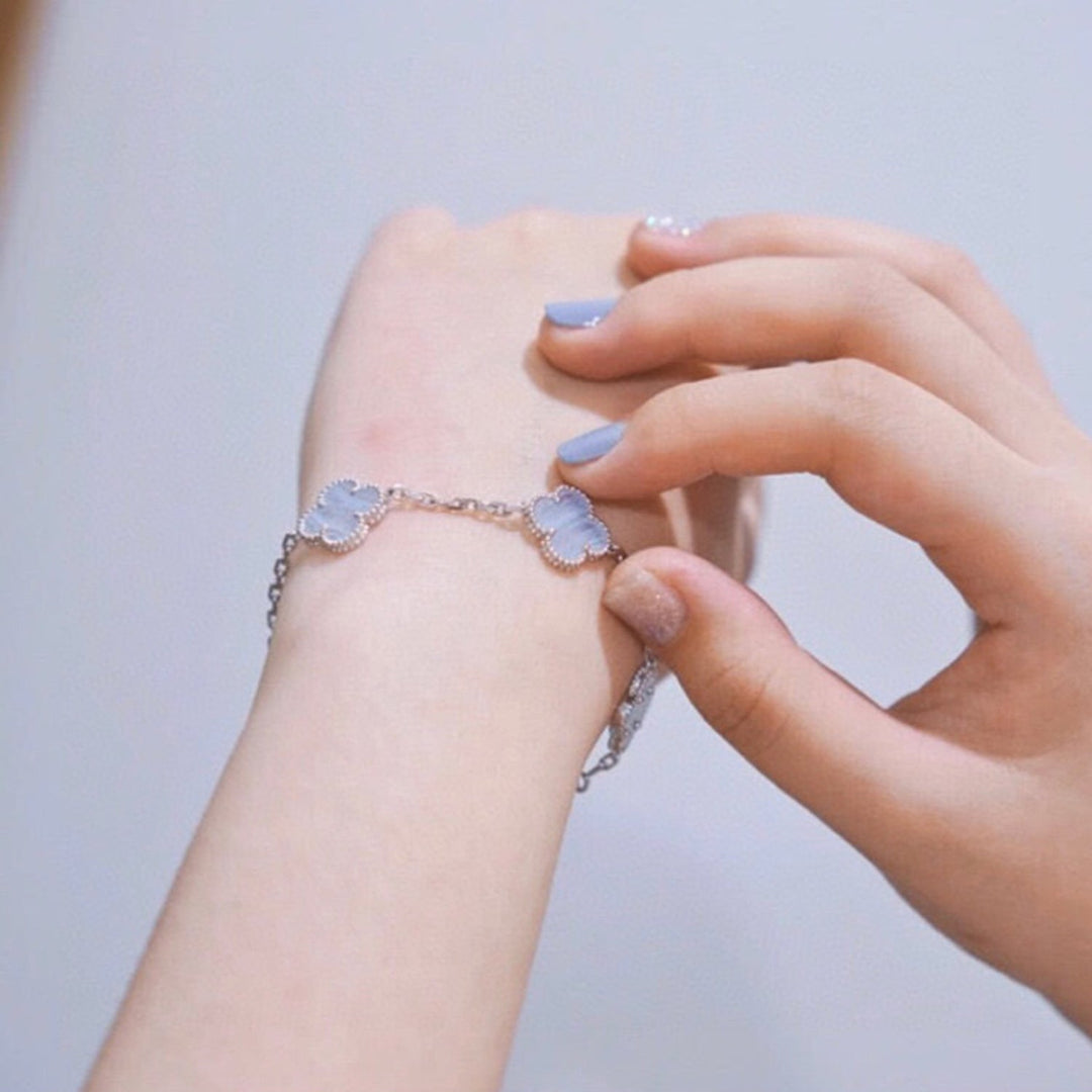 KLOVER 5 Motiv Lilla Kalcedoni Armbånd i Sølv