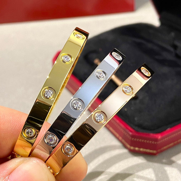 KJÆRLIGHETSBRASEL 6.1MM MED 10 DIAMANTER