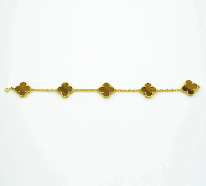 CLOVER 5 MOTIVER TIGERØYE ARMBÅND" can be rewritten as "CLOVER 5-Design Tiger Eye Bracelet.