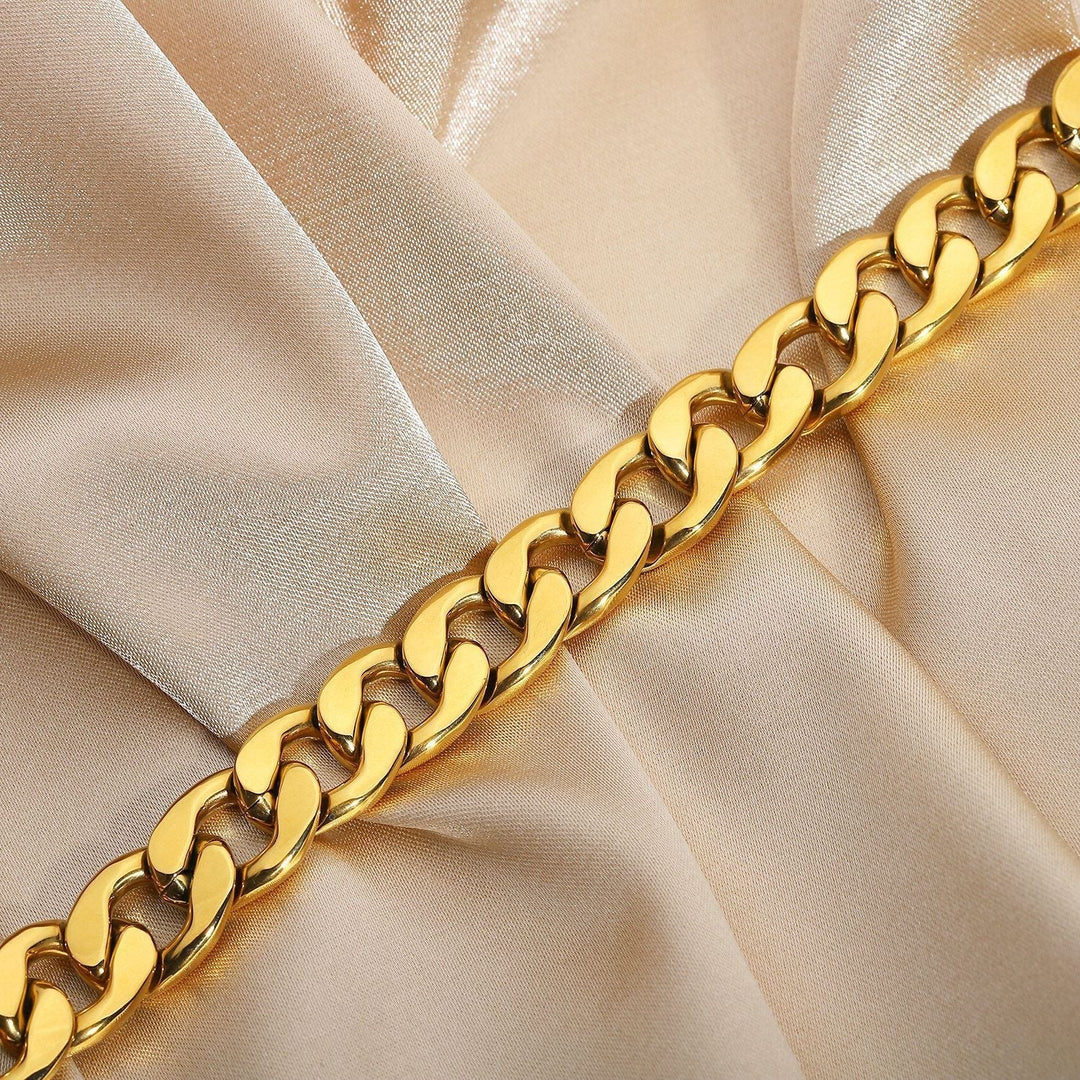 Kayle Gullkjede Armbånd" could be rewritten as "Kayle Gold Chain Bracelet.