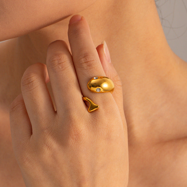Etta Gull Statement Ring