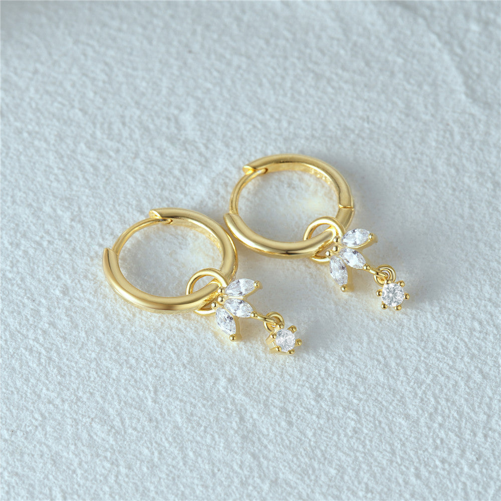 Brooke Elegante Avtakbare Øredobber" could be rewritten as "Brooke Elegant Detachable Earrings.