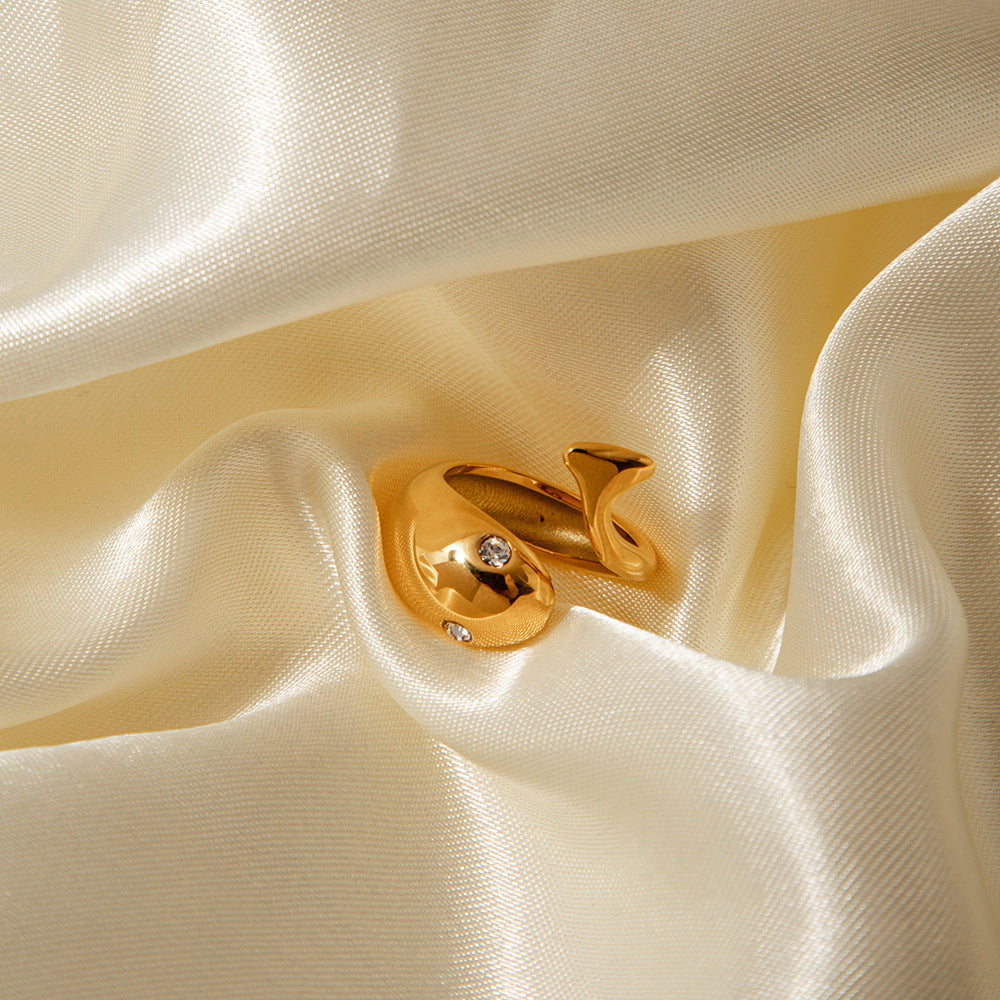 Etta Gull Statement Ring