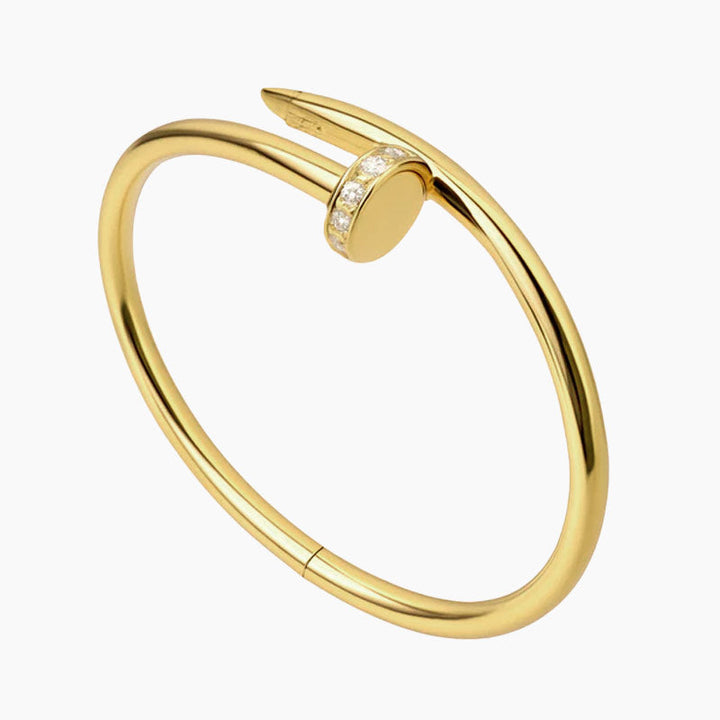 Elegant Gold Nail Design