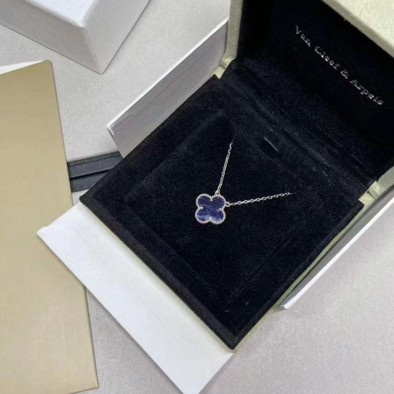 KLOVER 15MM PIETERSITE NECKLACE IN SILVER